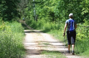 Kijki do chodzenia – narzędzie zdrowego trybu życia