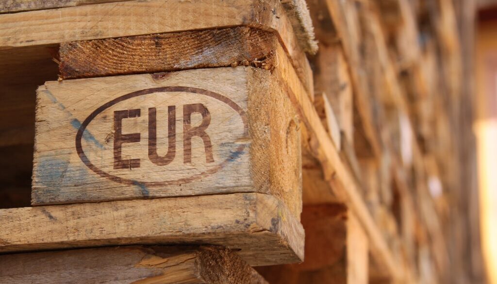 Palety euro - czym się różni od zwykłej? Charakterystyka